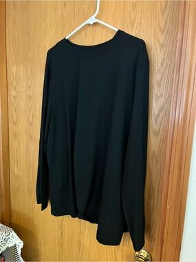Classic Black Long Sleeve Crewneck Top